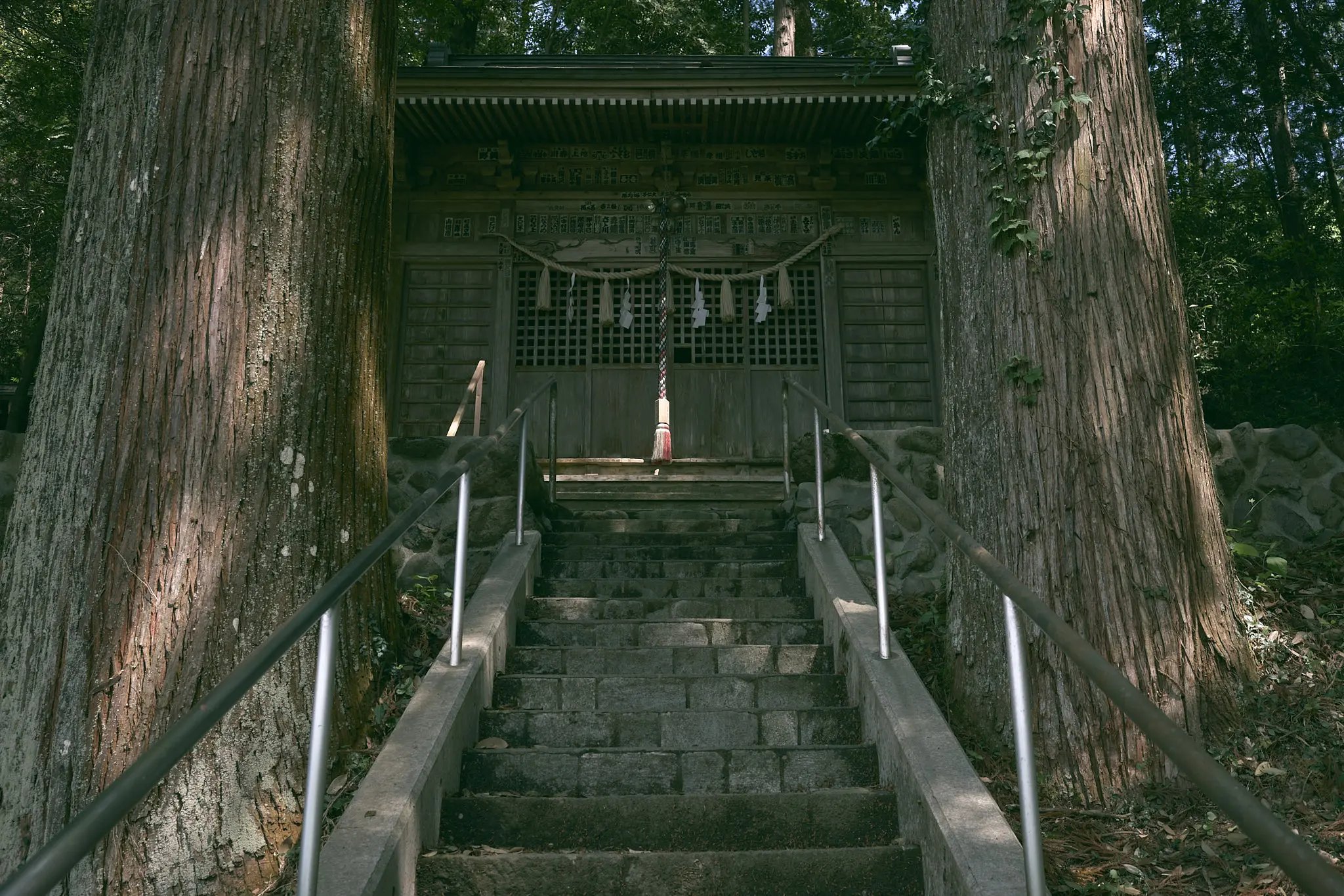髙尾神社は雰囲気満点の素敵な神社