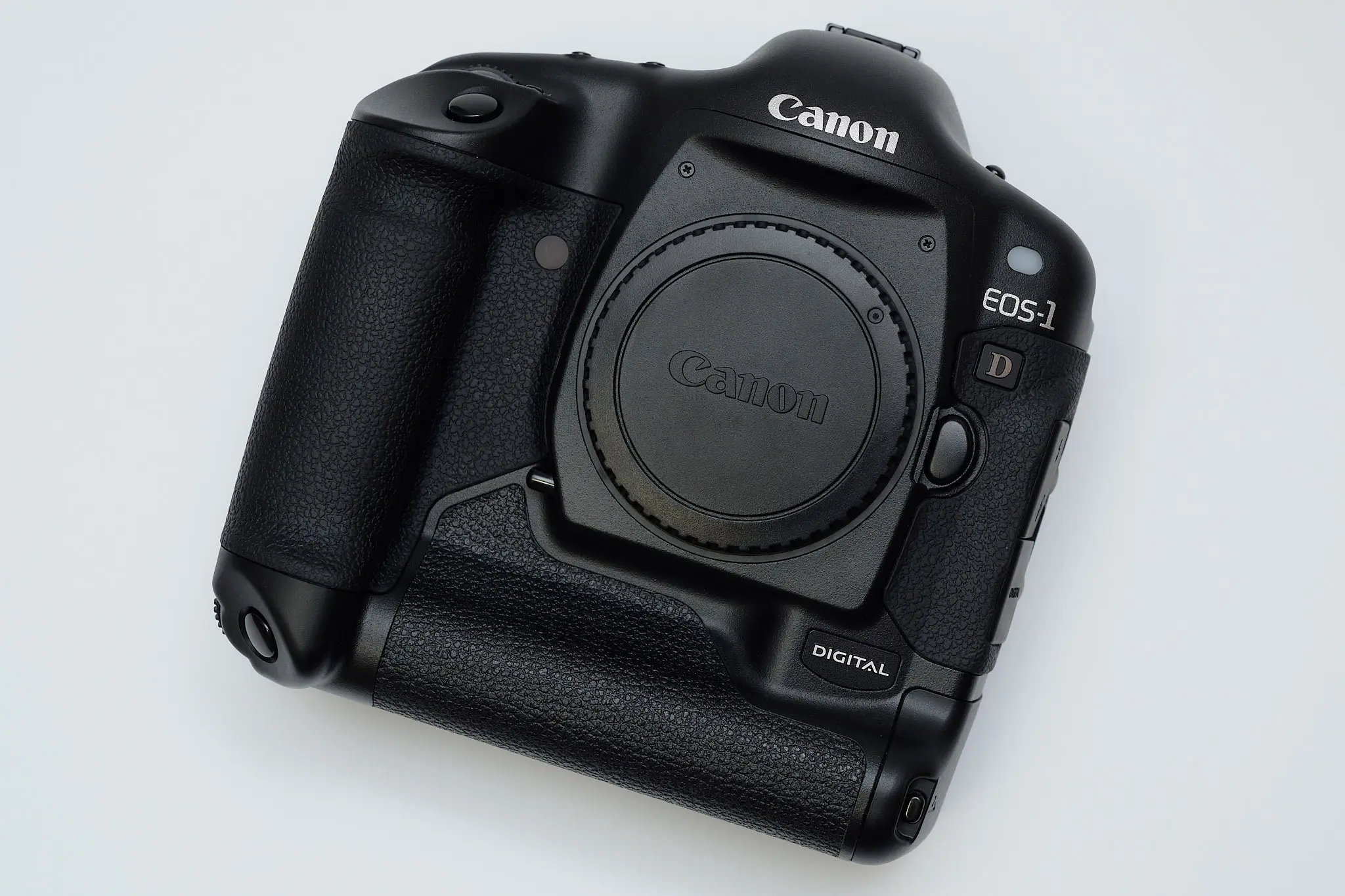 Canon EOS-1D 初代、まさかの新品!?