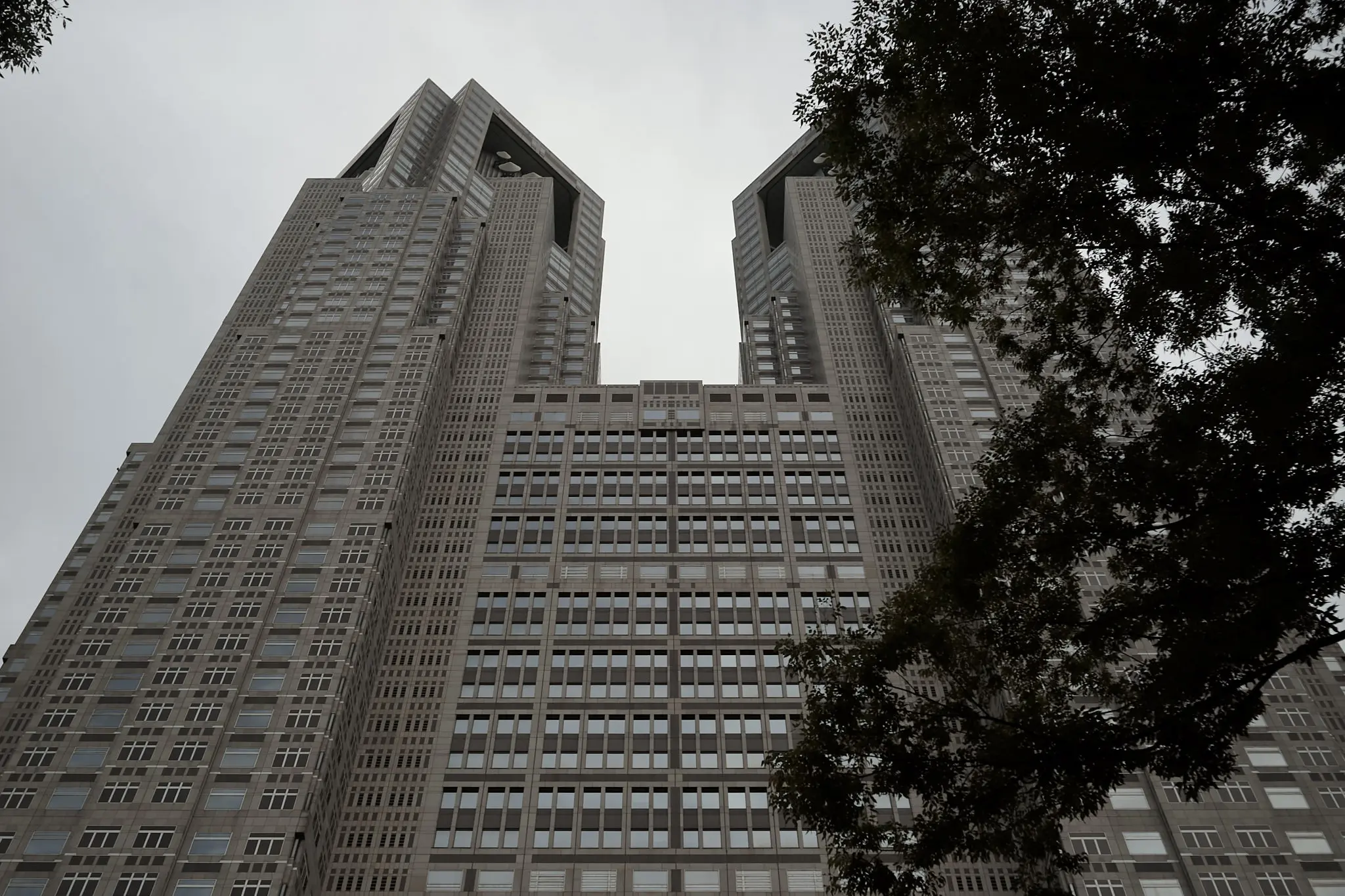 西新宿といえば、中古カメラ屋四天王とアレ