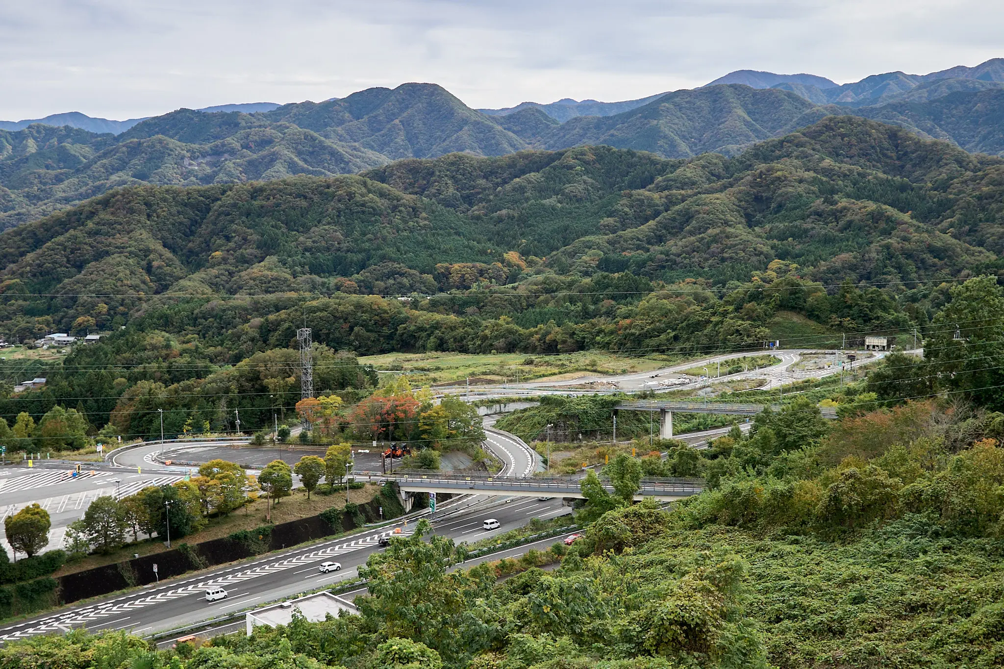 お待たせしました、雪をいただいた富士山です