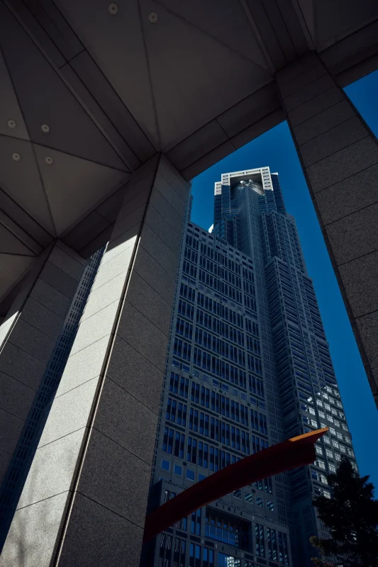 東京都庁で光と影を楽しむ