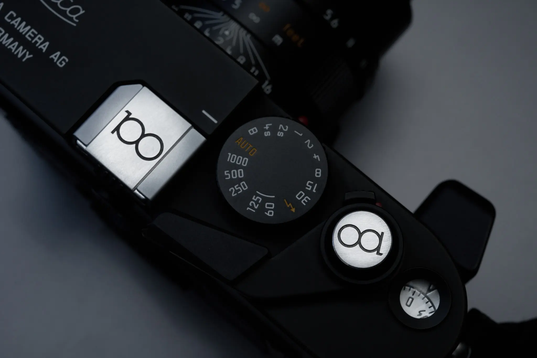 100 YEARS OF LEICAのアクセサリー(?)を買いました